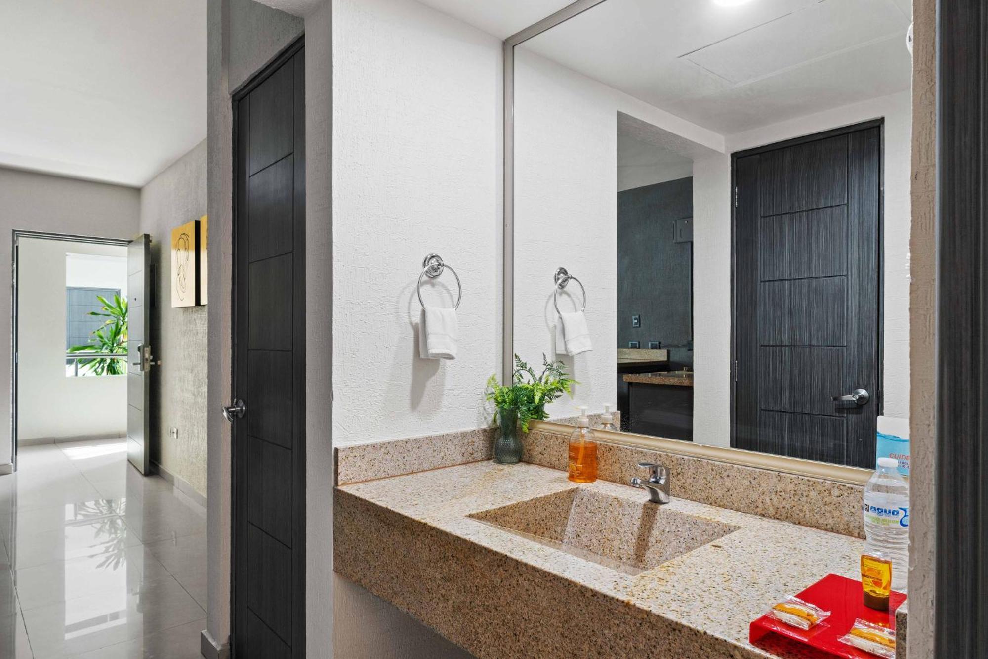 Homesuites Zaragoza Кульякан Экстерьер фото